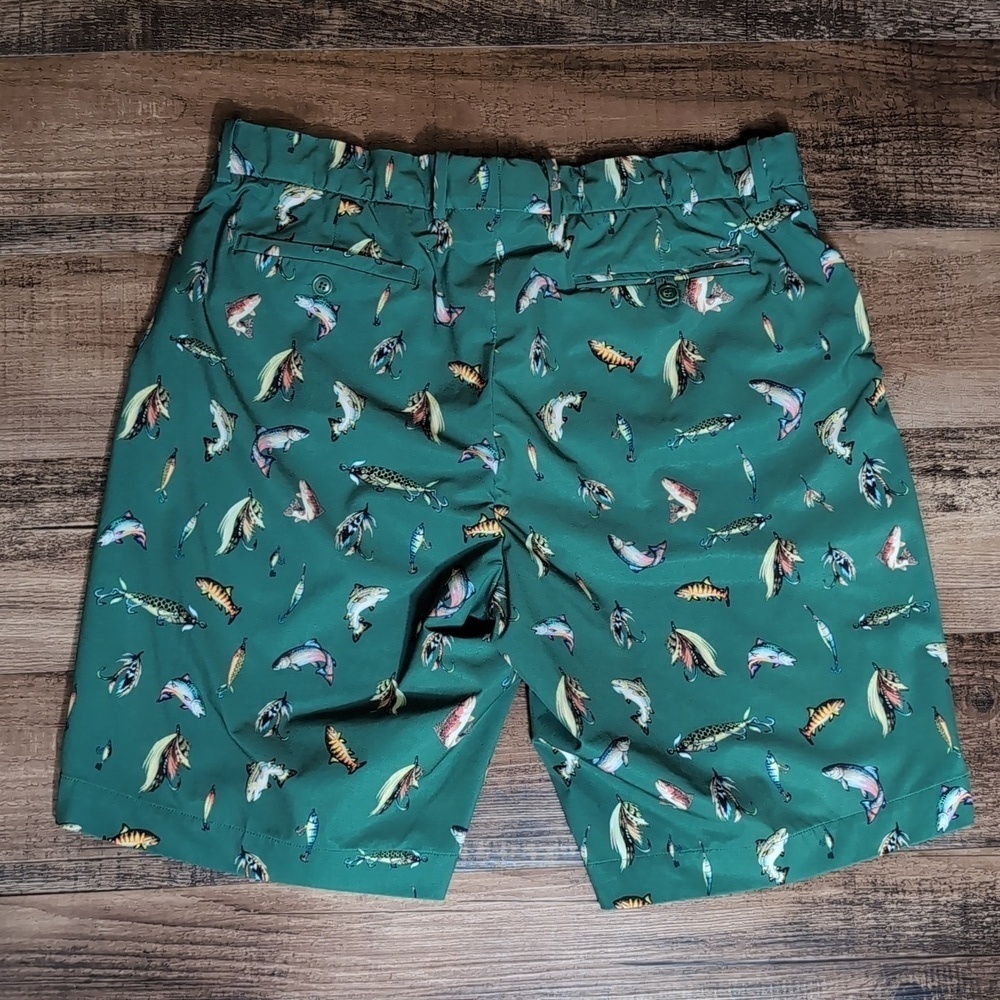 RLX Ralph Lauren Fishing Lure Print Golf Shorts Size 35x10" In Green - Picture 2 of 11
